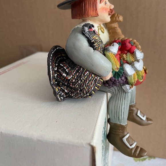 Keeper of Thanksgiving figurine shelf sitter - Picture 2 of 4